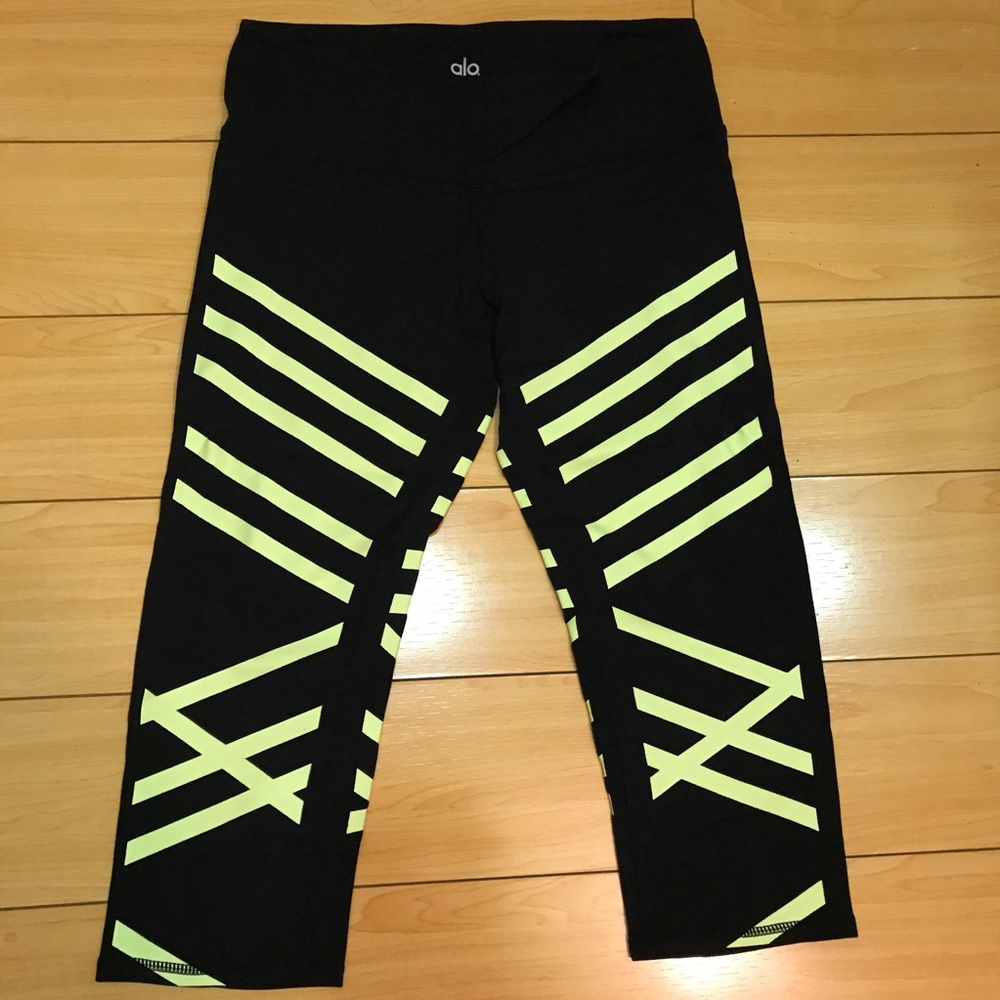 Alo Yoga Capri leggings